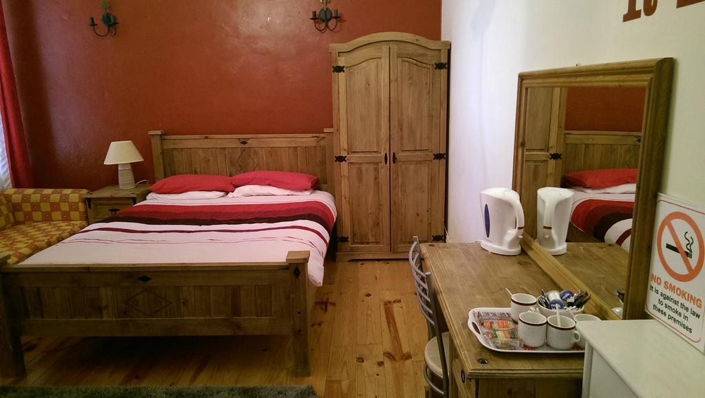 Clarmont Guest House Portrush Buitenkant foto